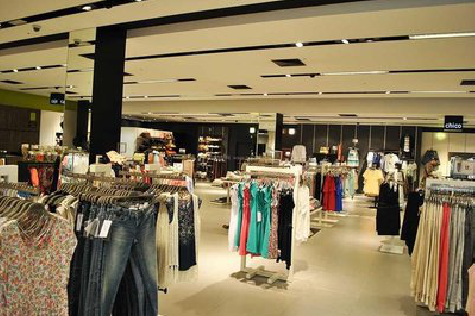 龙山商场里的店面怎么装修？